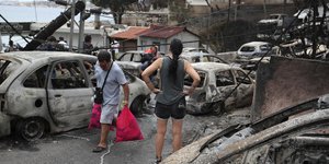 Καμένα αυτοκίνητα στο Μάτι Αττικής/Φωτογραφία: AP