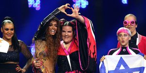 Ελένη Φουρέιρα και Netta στο διαγωνισμό της Eurovision. Φωτογραφία: AP