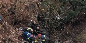 Δυστυχώς οι διασώστες ανέσυραν νεκρό τον άτυχο κυνηγό που τον αναζήτούσαν οι φίλοι του. Φωτογραφία: tvstar.gr