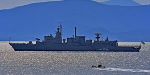  (Η φρεγάτα «Αδρίας» την οποία ο Πρωθυπουργός επισκέφθηκε χθες σε ένα σαφές μήνυμα προς την Τουρκία