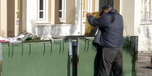 Στα όρια της φτώχειας ένας στους τέσσερις Έλληνες