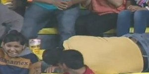 Προσπάθησε να πιάσει την μπάλα και «έφαγε» τα μούτρα του [βίντεο]