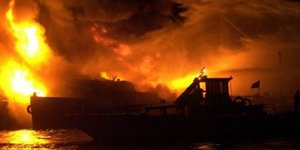 Τραυματίστηκε πυροσβέστης σε κατάσβεση φωτιάς πλοίου