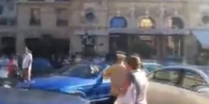 Χαμός στο Μονακό -Το τρακάρισμα της... χλιδής -Ξανθιά οδηγός με Bentley προκαλεί