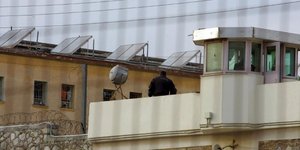 Απόδραση κρατουμένου με μερική παράλυση μπροστά στα μάτια των αστυνομικών