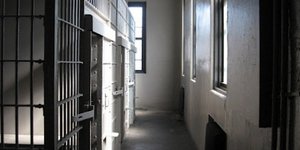 Τον καταδίκασαν σε 6.060 χρόνια φυλακή!