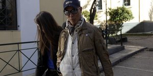 Ποιους έψαχνε στο δικαστήριο ο Λάκης Γαβαλάς -Δεν χάνει ποτέ το χιούμορ του [εικ