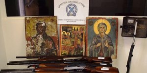 Σύλληψη αρχαιοκάπηλων Πάτρα/ Φωτογραφία astynomia.gr