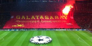 Η υποδοχή των οπαδών της Γαλατάσαράι στους παίκτες της Γιουνάιτεντ [βίντεο]