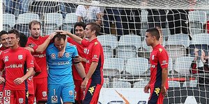 Τρομερή διπλή απόκρουση τερματοφύλακα στην ίδια φάση [βίντεο]