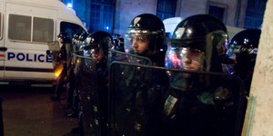 Ενοπλος κρατά πολίτης ομήρους σε τράπεζα στην Τουλούζη