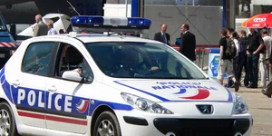 Ενοπλος κρατά όμηρο σε σχολείο στη Γαλλία