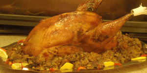 Δείτε τον πιο ηλίθιο τρόπο για να ψήσει κανείς μια γαλοπούλα [βίντεο]