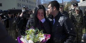 Γάμος σε πολιορκία -Ουκρανοί υπολοχαγοί παντρεύτηκαν σε βάση που είχαν περικυκλώ