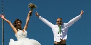 Ζευγάρι παντρεύτηκε στην κορυφή του Κισσάβου -Ορειβασία πριν από το μυστήριο [ει