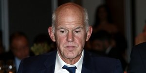 Ο πρώην πρωθυπουργός Γιώργος Παπανδρέου- φωτογραφία intimenews