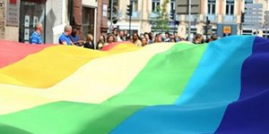 Εκτοξεύτηκαν αυγά κατά τη διάρκεια της παρέλασης του Gay Pride στη Θεσσαλονίκη