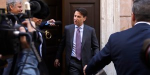 Ο Τζουζέπε Κόντε έλαβε χθες εντολή σχηματισμού κυβέρνησης στην Ιταλία (Φωτογραφία: ΑΡ)