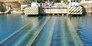 Η Βυθιζόμενη Γέφυρα στην Κόρινθο που μαγεύει τους επισκέπτες -Χάνεται για περάσο