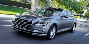 H Hyundai βλέπει ψηλά με το νέο Genesis