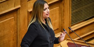 Η Φώφη Γεννηματά (Φωτογραφία: EUROKINISSI/ ΤΑΤΙΑΝΑ ΜΠΟΛΑΡΗ)