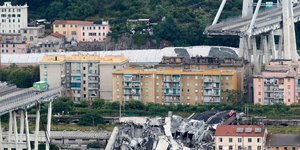 Γένοβα γέφυρα/ Φωτογραφία AP images