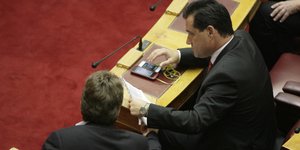 Η ΝΔ βγάζει τον Αδωνι από τη συζήτηση για την ψήφο εμπιστοσύνης: Κοινοβουλευτικό