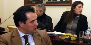 Αδωνις σε Κωνσταντοπούλου: Τον Βαξεβάνη τον πήγα στα δικαστήρια