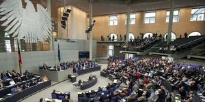 Εκαναν τα υπουργεία... ξενοδοχεία -Γερμανοί υπουργοί κοιμούνται στο γραφείο για 