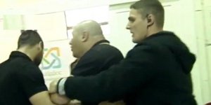 Ομόθυμη καταδίκη των πολιτικών κομμάτων της επίθεσης του «Καιάδα» της Χρυσής Αυγ