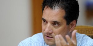 Πρόστιμο 12.900 ευρώ στον Αδωνι για παρατυπίες στις δημοτικές εκλογές του 2010