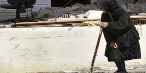 Γενναία ηλικιωμένη κατατρόπωσε ληστή στον Βόλο