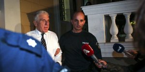 Ο Γιάννος Παπαντωνίου λίγο μετά την απόφαση για την προφυλάκισή του- φωτογραφία eurokinissi