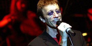 Ο Ρόμπιν Γκιμπ των Bee Gees σχεδίαζε να σκοτώσει τη γυναίκα του