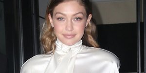 Η Τζίτζι Χαντίντ σε βραδινή έξοδο/Φωτογραφία: Splash