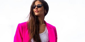 Mια fashion blogger ποζάρει στον φακό/ Φωτογραφία: Shutterstock