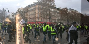 Κίτρινα Γιλέκα/Φωτογραφία: AP