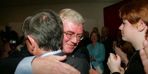 Παραιτήθηκε και ο αρχηγός των Εργατικών στην Ιρλανδία