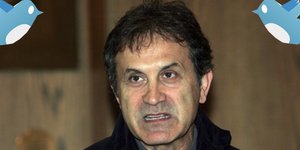 Χαμός στο διαδίκτυο για το γιαούρτωμα στον Γιώργο Νταλάρα