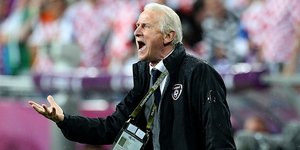 Κροάτης επιθετικός «γκρέμισε» τον προπονητή της Ιρλανδίας [βίντεο]