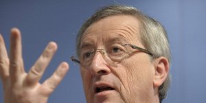 Γιούνκερ: Ξεκαθάρισα στο Σαμαρά πως το πρόγραμμα λιτότητας θα παραμείνει ανέγγιχ