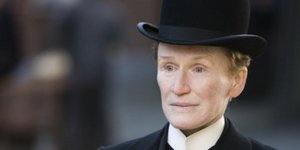 Η Γκλεν Κλόουζ έγινε... άντρας [trailer]