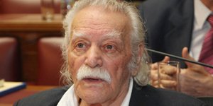 Ριζοσπαστική πρόταση Γλέζου για κατάργηση ΦΠΑ: Να κλείσουμε την ψαλίδα