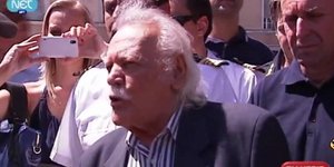 Στο πλευρό των ένστολων o ΣΥΡΙΖΑ για τις περικοπές στους μισθούς τους