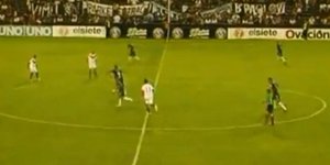 Απίθανο γκολ με την σέντρα του δεύτερου ημιχρόνου [βίντεο]