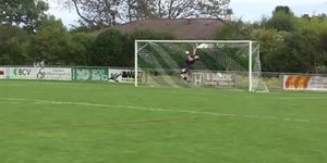 Απίστευτο γκολ τερματοφύλακα από τα 80 μέτρα [βίντεο]