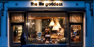 Η Θεότητα της Ζωής: Το ελληνικό ντελικατέσεν στην καρδιά του Λονδίνου που μαγεύε