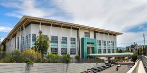 Το κτίριο του πρώην Διεθνούς Κέντρου Ραδιοτηλεόρασης (IBC)