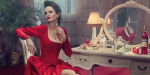 Η μεθυστική γοητεία της Εύα Γκριν -«Φωτιά» η ηθοποιός στο ημερολόγιο του Campari