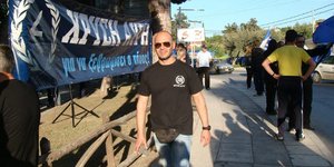 Βουλευτής της Χρυσής Αυγής δούλευε παράνομα ως «πορτιέρης» σε νυχτερινά κέντρα